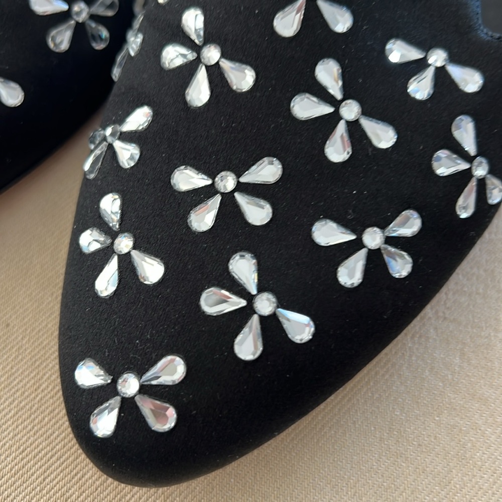 Oscar de la Renta Audrey Slides - Picture 12 of 13